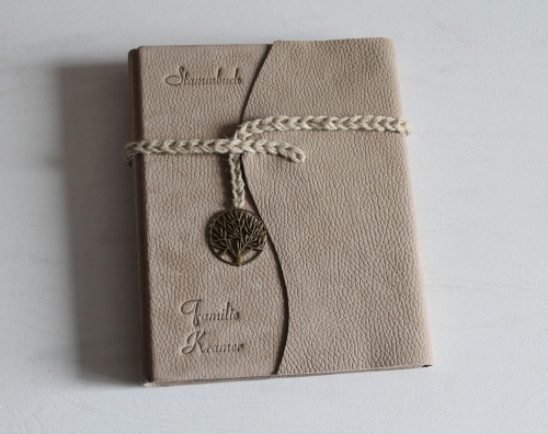 Preview: Stammbuch "Baum" aus cognacbraunem Büffelleder, DIN A5